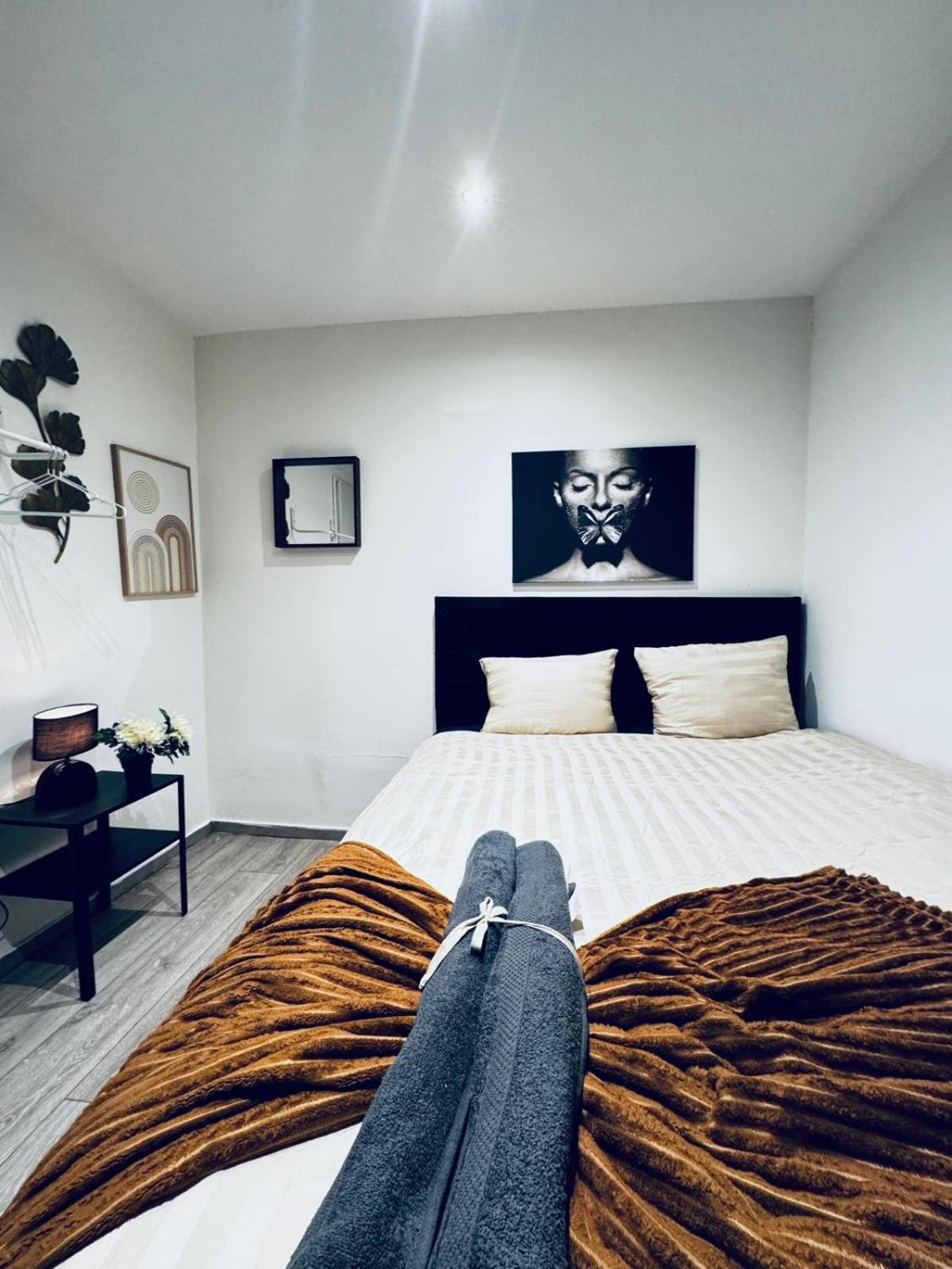 Appartement Elegant 5-br Shared Ideal For Groups & Families Wenen