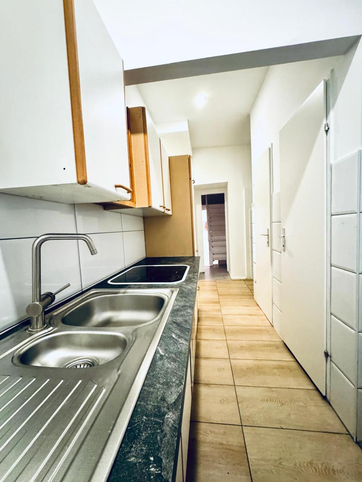 Elegant 5-br Shared Ideal For Groups & Families Appartement Wenen