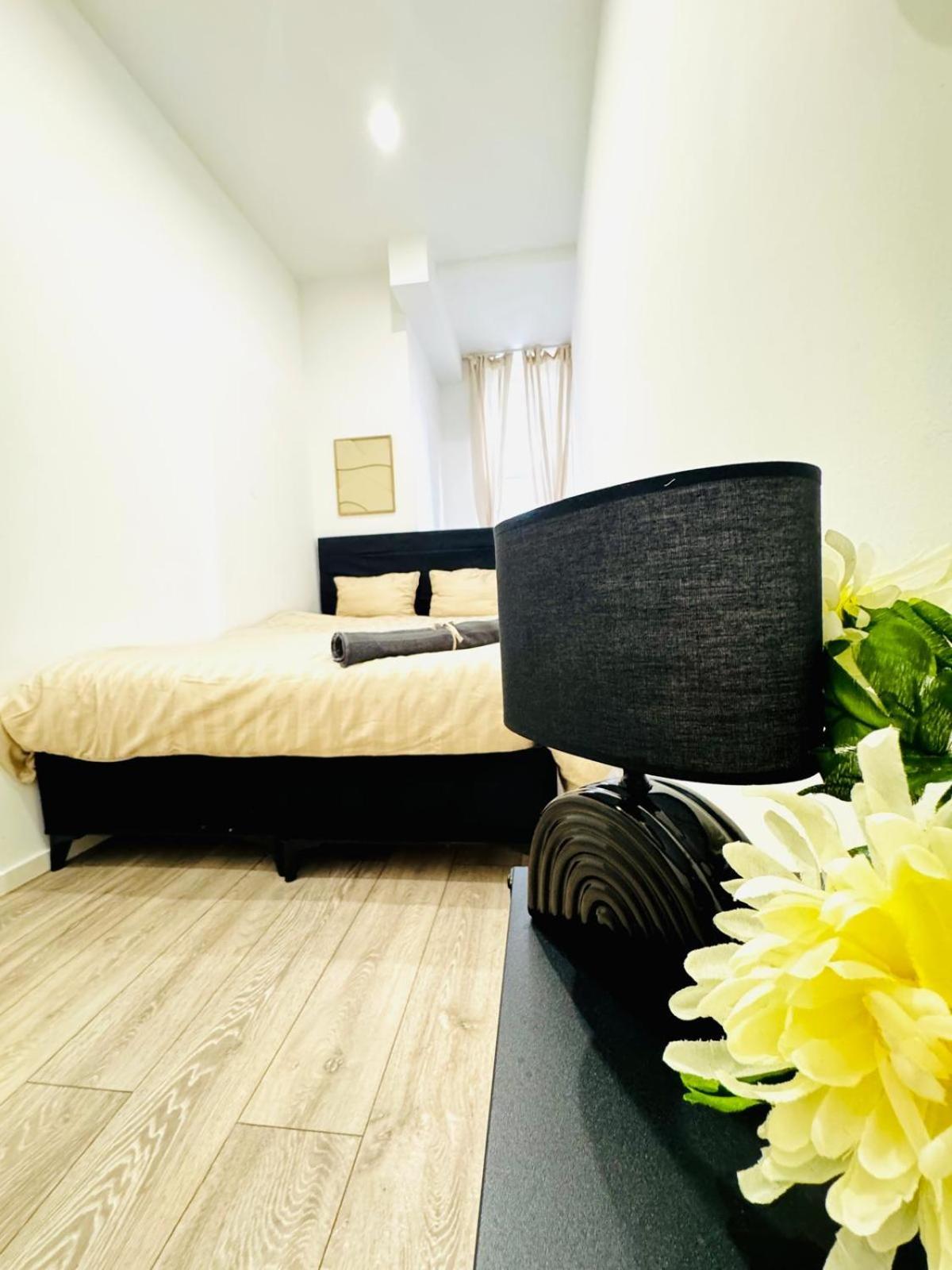 Appartement Elegant 5-br Shared Ideal For Groups & Families Wenen